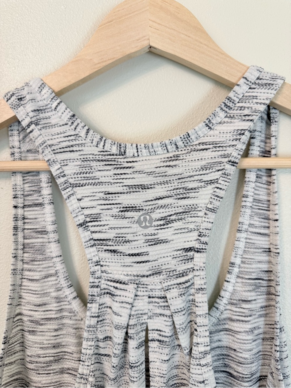Lululemon Salute the Sun Singlet II Tiger Space Dye Tank Est. Size 6 - Picture 7 of 8
